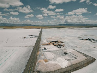 Arjantin And Dağları 'ndaki Salinas Grandes Jujuy Eyaleti' nde bir tuz çölüdür. Yüksek kalite fotoğraf