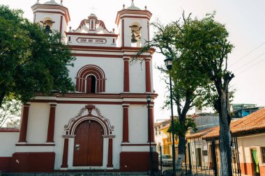 Kilise Templo de la Transfigacion del Senor, San Cristobal de las casas - Mayıs 2023. Yüksek kalite fotoğraf