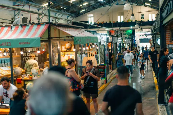 Buenos Aires, Arjantin 'deki San Telmo piyasa iç metalik yapısı - Marth 2. 2024. Yüksek kalite fotoğraf