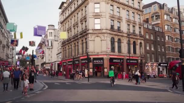 Ruchliwa Ulica Centrum Londynu Anglia Maja 2023 — Wideo stockowe
