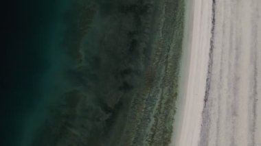 Kumlu Oludeniz Sahili 'nde paraşütten hava görüntüsü, hindi.