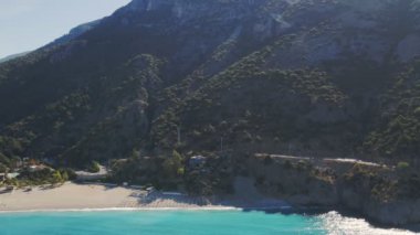 Kumlu Oludeniz Sahili 'nde paraşütten hava görüntüsü, hindi.