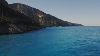 Kumlu Oludeniz Sahili 'nde paraşütten hava görüntüsü, hindi.