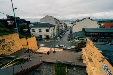 Ushuaia, Arjantin - 2 Aralık 2023 Ushuaia şehrinin merkezi. Yüksek kalite fotoğraf