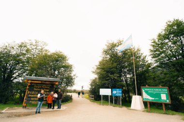 Tierra del Fuego 'daki dağların ortasındaki Bahia Lapataia' nın Idyllic manzarası. Yüksek kalite fotoğraf