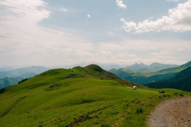 Pirenes dağlarında yürüyüş parkuru, İspanya. Yüksek kalite fotoğraf