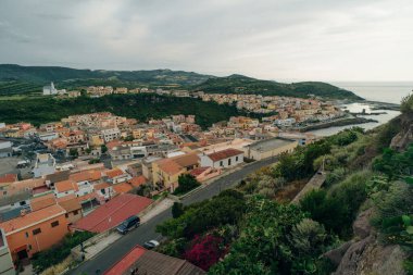 İtalya 'nın Sardunya adasındaki Castelsardo kasabası. Sassari ilindeki kasaba, Asinara Körfezi. Yüksek kalite fotoğraf