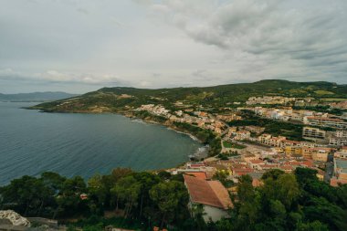 İtalya 'nın Sardunya adasındaki Castelsardo kasabası. Sassari ilindeki kasaba, Asinara Körfezi. Yüksek kalite fotoğraf
