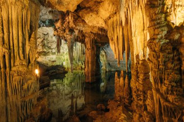  Grotta di Nettuno, Capo Caccia, Alghero, Sardinya, İtalya. Yüksek kalite fotoğraf