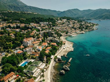 Herceg Novi 'nin hava manzarası, Karadağ' ın havadan görüntüsü. Yüksek kalite fotoğraf