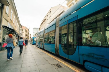 Zagreb, Hırvatistan - 28 Nisan 2024 Zagreb, Hırvatistan, Balkanlar 'daki tramvay. Yüksek kalite fotoğraf