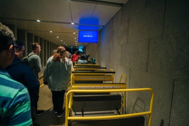 Postojna Mağara Parkı, Postojna, Slovenya 'nın güzel ve şaşırtıcı sarkıtları manzarası. Yüksek kalite fotoğraf