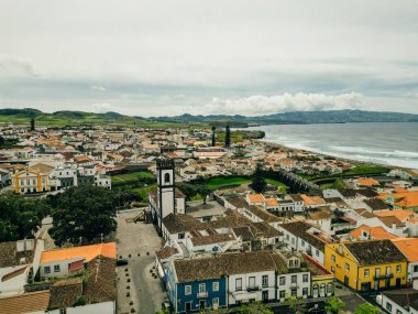 Ponta Delgada adasındaki Ribeira Grande kasabası. Sao Miguel, Azores - 2 Mayıs 2024. Yüksek kalite fotoğraf