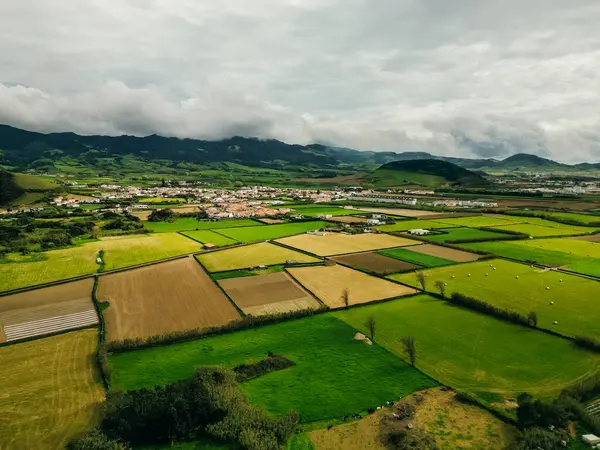 Miradouro de Santa Iria 'dan güzel bir kıyı manzarası Sao Miguel Adası, Azores, Portekiz. Yüksek kalite fotoğraf