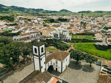 Ponta Delgada adasındaki Ribeira Grande kasabası. Sao Miguel, Azores - 2 Mayıs 2024. Yüksek kalite fotoğraf