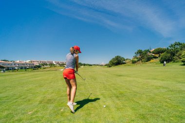 Portekiz 'in Obidos yakınlarındaki Praia dEl Rey plajında golf sahası. Yüksek kalite fotoğraf