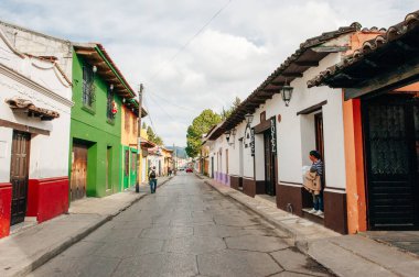 San Cristobal de las Casas, Chiapas, Meksika - 2 Nisan 2024 Sokak manzarası. Yüksek kalite fotoğraf