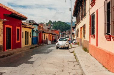 San Cristobal de las Casas, Chiapas, Meksika - 2 Nisan 2024 Sokak manzarası. Yüksek kalite fotoğraf