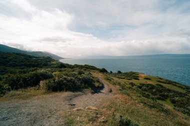 Tierra del Fuego Ulusal Parkı, Ushuaia, Arjantin 'de La Estancia Tüneli yolu. Yüksek kalite fotoğraf