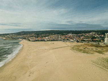 Figueira da Foz, Portekiz - 10 Mayıs 2024 plajı. Yüksek kalite 4k görüntü