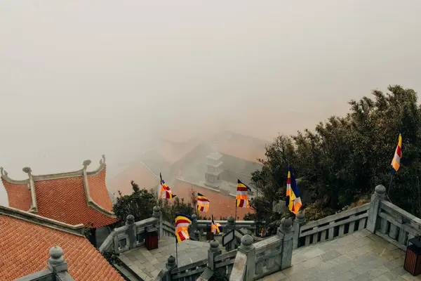 stock image Looking at Fansipan mountain peak at an altitude of 3143m in Sa Pa town, Lao Cai province, Vietnam. High quality photo