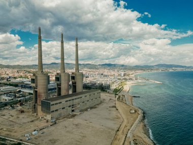 Barselona, İspanya 'daki Les Tres Xemeneies' in hava manzarası. Yüksek kalite fotoğraf