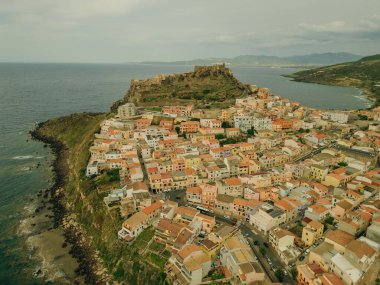 Sardinya İtalya 'daki Güzel Castelsardo' nun hava manzarası. Yüksek kalite fotoğraf