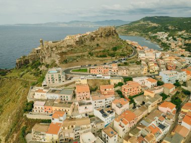 Sardinya İtalya 'daki Güzel Castelsardo' nun hava manzarası. Yüksek kalite fotoğraf