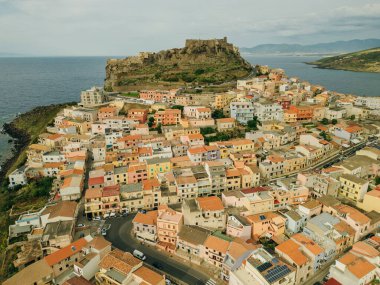 Sardinya İtalya 'daki Güzel Castelsardo' nun hava manzarası. Yüksek kalite fotoğraf