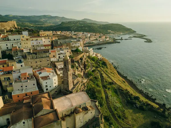 Sardinya İtalya 'daki Güzel Castelsardo' nun hava manzarası. Yüksek kalite fotoğraf