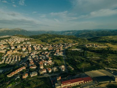 Nuoro 'nun havadan görünüşü, Nuoro ili, İtalya. Yüksek kalite fotoğraf