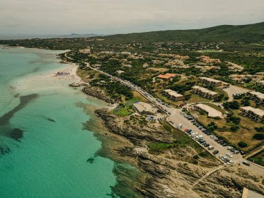 Sardegna, Stintino yakınlarındaki Spaggia La Pelosa 'nın hava manzarası. Yüksek kalite fotoğraf