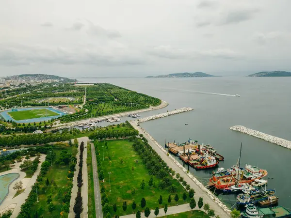 stock image Istanbul, Turkey - Aerial view of park in Maltepe district on the Marmara Sea coast of the Asian side. High quality photo