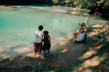 Meksika 'daki Agua Azul şelalelerinin panoramik manzarası - 2 Mayıs 2024. Yüksek kalite fotoğraf