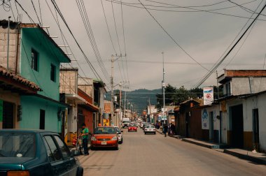 San Cristobal de las Casas, Chiapas, Meksika - 2 Nisan 2024 Sokak manzarası. Yüksek kalite fotoğraf