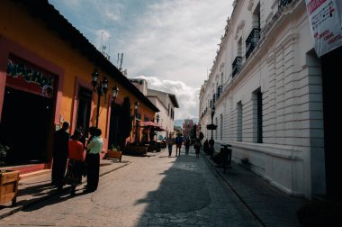 San Cristobal de las Casas, Chiapas, Meksika - 2 Nisan 2024 Sokak manzarası. Yüksek kalite fotoğraf