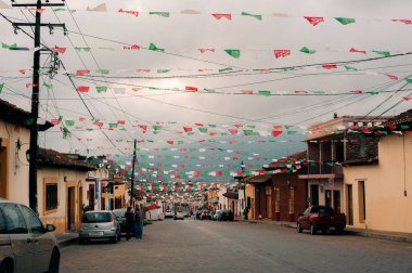 San Cristobal de las Casas, Chiapas, Meksika - 2 Nisan 2024 Sokak manzarası. Yüksek kalite fotoğraf