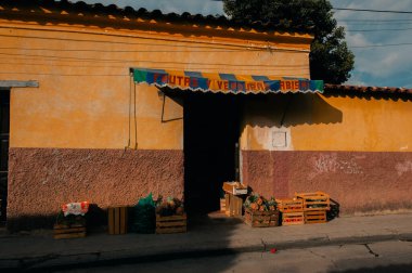 San Cristobal de las Casas, Chiapas, Meksika - 2 Nisan 2024 Sokak manzarası. Yüksek kalite fotoğraf