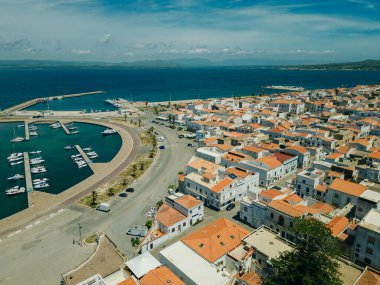 Sardinya 'daki Calasetta Sahili' nin havadan görünüşü. Yüksek kalite fotoğraf