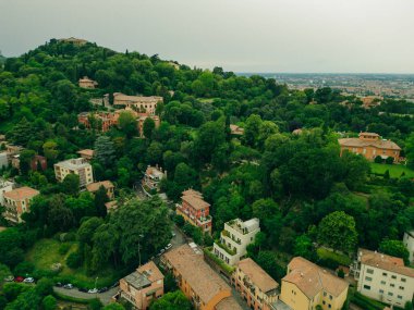 İtalya - Emilia-Romagna- Bolonya - şehir merkezli yerleşim bölgesinin havadan görüntüsü. Yüksek kalite fotoğraf