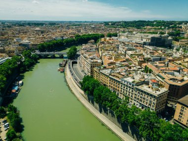 İtalya, Roma 'daki Tiber Nehri' nin havadan görünüşü. Yüksek kalite fotoğraf