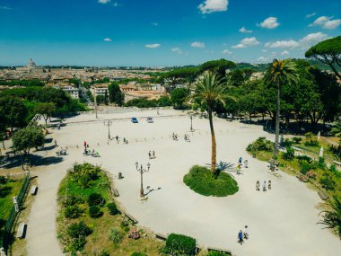 Terrazzo del Pinkie ve Piazza del Popolo 'nun üzerinden uç. Roma, İtalya. Yüksek kalite fotoğraf