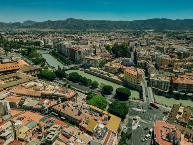 Murcia şehir merkezi ve Segura nehri havadan panoramik manzarası. Yüksek kalite fotoğraf