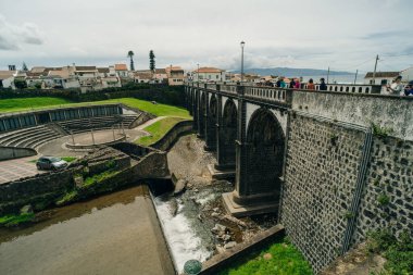  Ponta Delgada adasındaki Ribeira Grande kasabası. Sao Miguel, Azores - 2 Mayıs 2024. Yüksek kalite fotoğraf