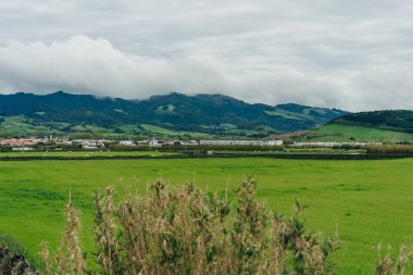 Miradouro de Santa Iria 'dan güzel bir kıyı manzarası Sao Miguel Adası, Azores, Portekiz. Yüksek kalite fotoğraf