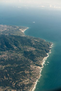 Lizbon 'un havadan görünüşü, Vasco da Gama Köprüsü, Tejo Parkı ve Trancao Nehri, PORTUGAL. Yüksek kalite fotoğraf