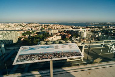 Lizbon, Portekiz, Amoreiras 360 panoramik terastan dürbünüyle. Yüksek kalite fotoğraf