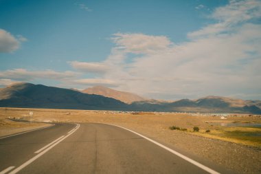 Altai dağlarındaki Chuisky yolu. Sibirya, Rusya, Yüksek kalite fotoğraf