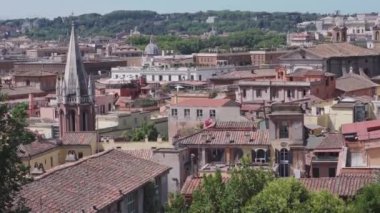 Roma, İtalya - 4 Kasım 2023: Terrazza Viale del Belvedere 'den Roma Şehri manzarası. Yüksek kalite 4k görüntü