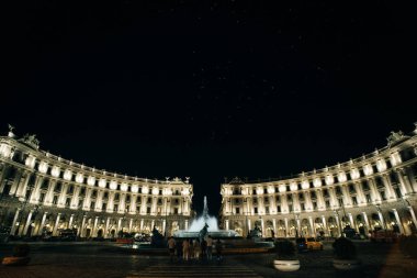 Roma, İtalya - 30 Mayıs 2024 'te Roma' da bulunan Naiad Çeşmesi 'nin manzarası, Piazza della β bblica' nın merkezinde. Yüksek kalite fotoğraf